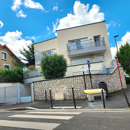 Superbe Appartement ,Proche De Paris, Dans Residence Privee , Ideal Familles, Parking Et Wifi Gratuits! ! ! Vitry-sur-Seine Exterior photo
