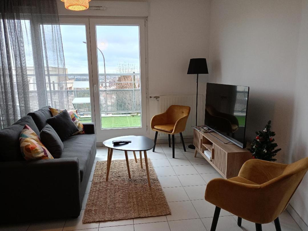 Superbe Appartement ,Proche De Paris, Dans Residence Privee , Ideal Familles, Parking Et Wifi Gratuits! ! ! Vitry-sur-Seine Exterior photo